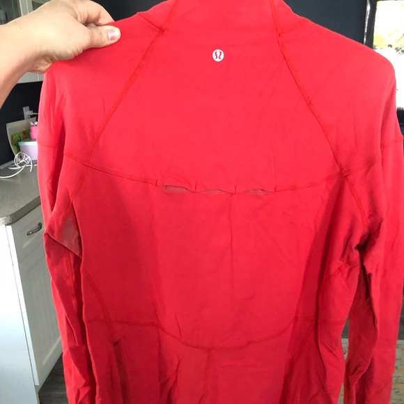 Size 10 women’s red lululemon zip up - Picture 2 of 2